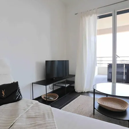 Luxurious Monaco&seaview, Infinitypool&parking 보솔레이
