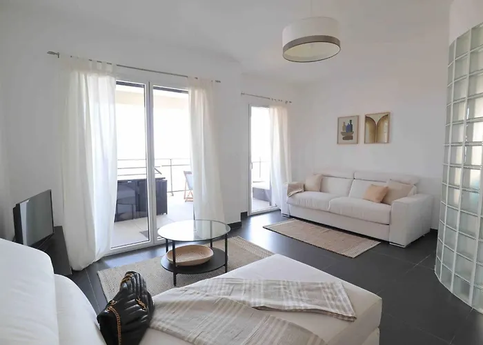 아파트 Luxurious Monaco&seaview, Infinitypool&parking *