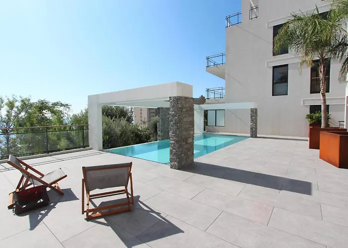 Luxurious Monaco&seaview, Infinitypool&parking 아파트 보솔레이